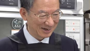 '마동석' 같았는데...취임 두 달만 '앞니 빠진' 법무부 장관
