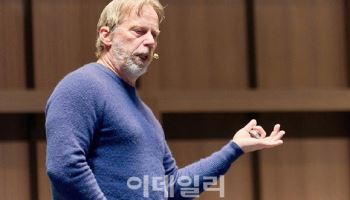 삼성 파운드리 힘받는다…'반도체 전설'과 2나노 수주 논의