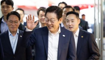 李대통령 지지율 56%…민주 39%·국힘 23% 