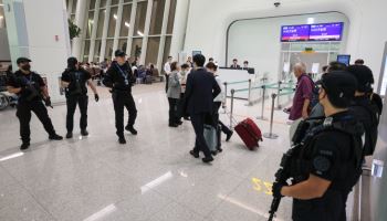 캄보디아 출국 목적 대답 못한 20대 男, 경찰 내사 착수