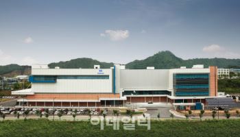 "공정 정확도 95%로 향상"…한국콜마, ‘AI 팩토리’ 도입한다