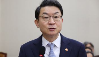 "부동산 정책 아닌 철책"…이억원 "과열 차단해야 주거사다리 보장"