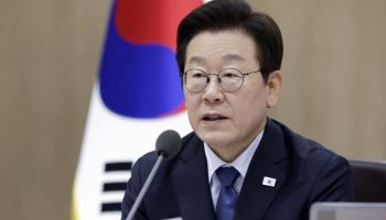 李대통령 “코스피 3800 돌파…비생산적 투기 철저히 억제해야”