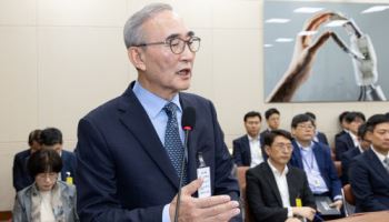 KT, 베트남 사업 尹 후원회장에 매각…김영섭 “일면식 없어”