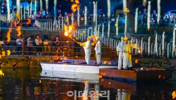 대만도 일본도 반했다…불꽃 아닌 낙화에 쏟아진 관심