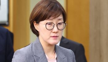 “똑똑하니 국감 가라”던 박지원…“‘안방마님’? 김현지 국감 출석 안돼”