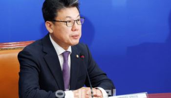 與진성준 "보유세 필요…'똘똘한 한채' 집중 현상 손봐야"