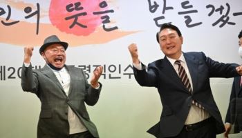 김흥국 '정치 중단'한 이유…"필요할 때만 찾아, 개만도 못해"