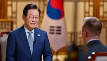 李대통령 "중국 배제할 수 없어"…CNN "韓 균형외교"
