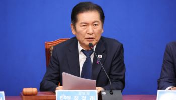 정청래 "오세훈, 딱하고 옹졸…정상적 사회생활도 어려울 것"