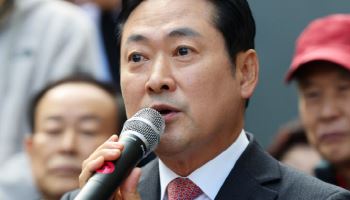 “李대통령, 집 바꾸자” 장동혁에…이준석 “벤틀리 탄 사람들이 공격”