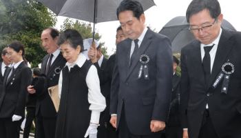 국힘, 박정희 46주기 추모식 참석…장동혁 "李정권 헌정파괴 맞설 것"