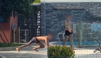 "'韓청년들 펑펑 운다'는 호화주택서 문신 남성들 체력 단련"