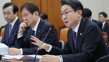 50억 갭투자·강남 다주택…금융수장들 ‘내 집 논란’에 진땀
