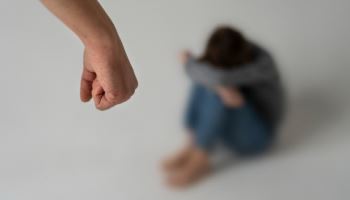 ‘가정폭력’ 남편 살해한 여성…“정당방위 아냐” 잔인한 판결 [그해 오늘]