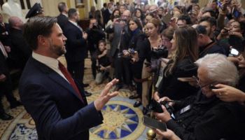 美 셧다운 장기화 속…밴스 “군인 급여 계속 지급”