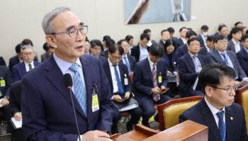 김영섭 KT 대표 “전체 고객 위약금 면제, 종합 검토할 것”