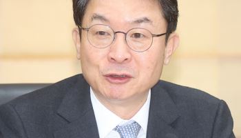 이억원 "모험자본 공급 지체되지 않게 종투사 지정 신속 추진"