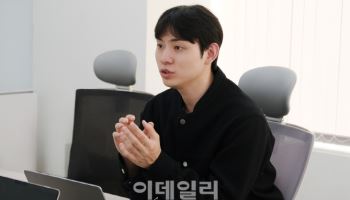 “AI도 ‘단체 대화’는 힘들다”…챗봇 한계 증명한 韓연구
