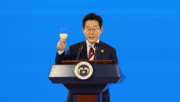 李대통령 “APEC, 평화와 연대의 선율 만들어야”