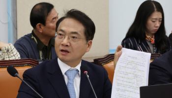 與박선원 "美서 핵추진 잠수함 건조…美기술 배우는 측면"