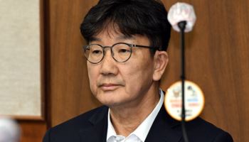 '정교유착 의혹' 권성동 첫 재판…공소장 내용 놓고 '공방'