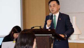 국교위원장 "지역의료인력 양성 위해 의대 분리 모집" 제안