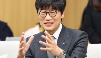 이해진 복귀 후…네이버, 1등 동맹으로 ‘초융합’