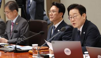 李대통령 “AI 등 민간 어려운 분야, 정부 투자기관 제도 검토하라”