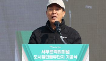 ‘종묘 앞 초고층’ 세운상가 논란에 오세훈 “종묘 돋보이게 할 것”