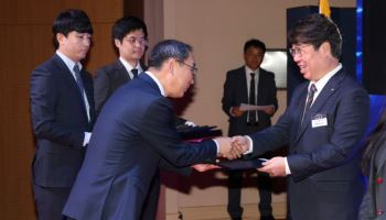 엠아이큐브솔루션, ‘2025년 국가생산성대상’ 산업부 장관 표창