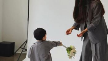 문가비, 정우성 子 AI 조작 영상에 "왜곡 삼가달라" 호소