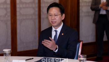 GPU 26만 장 확보했지만…배경훈 “대규모 AI 전력, SMR 준비도 병행해야”