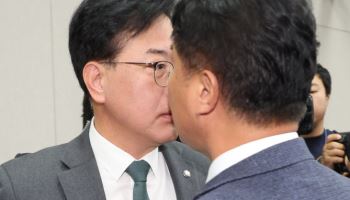 대통령실 국감, 1시간 만에 파행…퇴장 중 여야 ‘몸싸움’