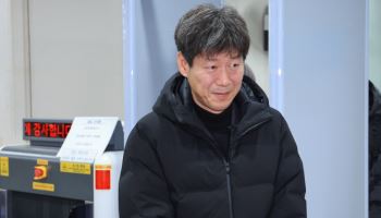 정진상 재판 출석한 남욱…"檢, 배 가른다고" 증언하며 울먹