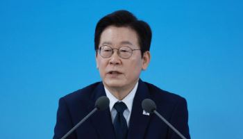 李대통령 "소방공무원 헌신에 걸맞은 예우 다하겠다"