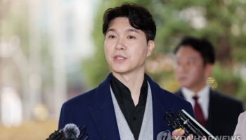 ‘모델료 미지급 논란’ 식품업체 대표, 박수홍 전 변호인도 고소