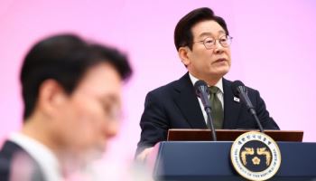 李대통령 “민주주의의 뿌리는 지방자치”
