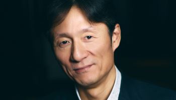 이상일 감독 "다시 만난 봉준호 '국보' 잘 봤다고...세세한 질문에 놀라" ...