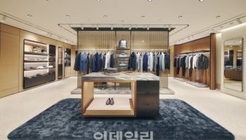 "CEO가 유튜브를?"…1세대 패션기업, 새전략으로 고객 공략