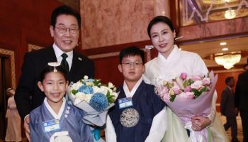 李대통령 “한국, 자랑스러운 나라로 변화할 것”…UAE 동포와 만찬