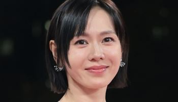 손예진, ♡현빈 이어 여우주연상 쾌거..."너무 사랑하는 김태평 씨"