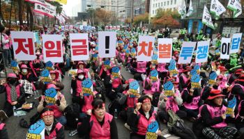 학교 비정규직 총파업에 급식 공백…"밥 대신 빵으로 점심"