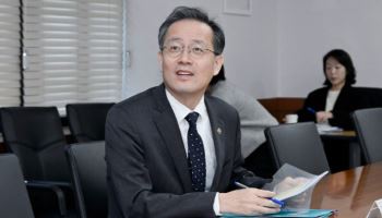 이형일 차관 “청년 고용부진 대응…AI 등 신산업 일자리 창출”