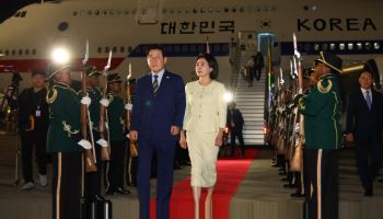 이재명 대통령, G20 참석차 남아공 도착…정상외교 일정 시작