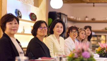 김혜경 여사 “머나먼 타국에서 한국 알리는 여러분이 주역”
