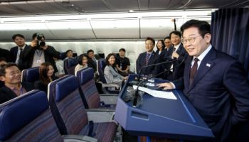 李대통령 "자체 방위 못한다는 오해 빨리 개선해야"