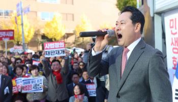 ‘체제전쟁 올인’ 국힘 지도부…‘계엄사과·중도확장’ 요구 지자체장과 엇박자