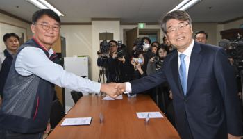 민주노총-경사노위, 26년만에 만났다…"신뢰 쌓자"