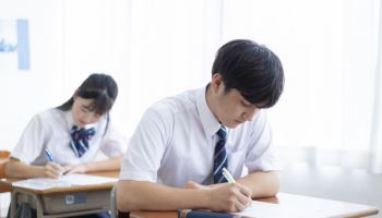 고교생 딸 학교서 시험지 훔친 부모…징역 8년 구형